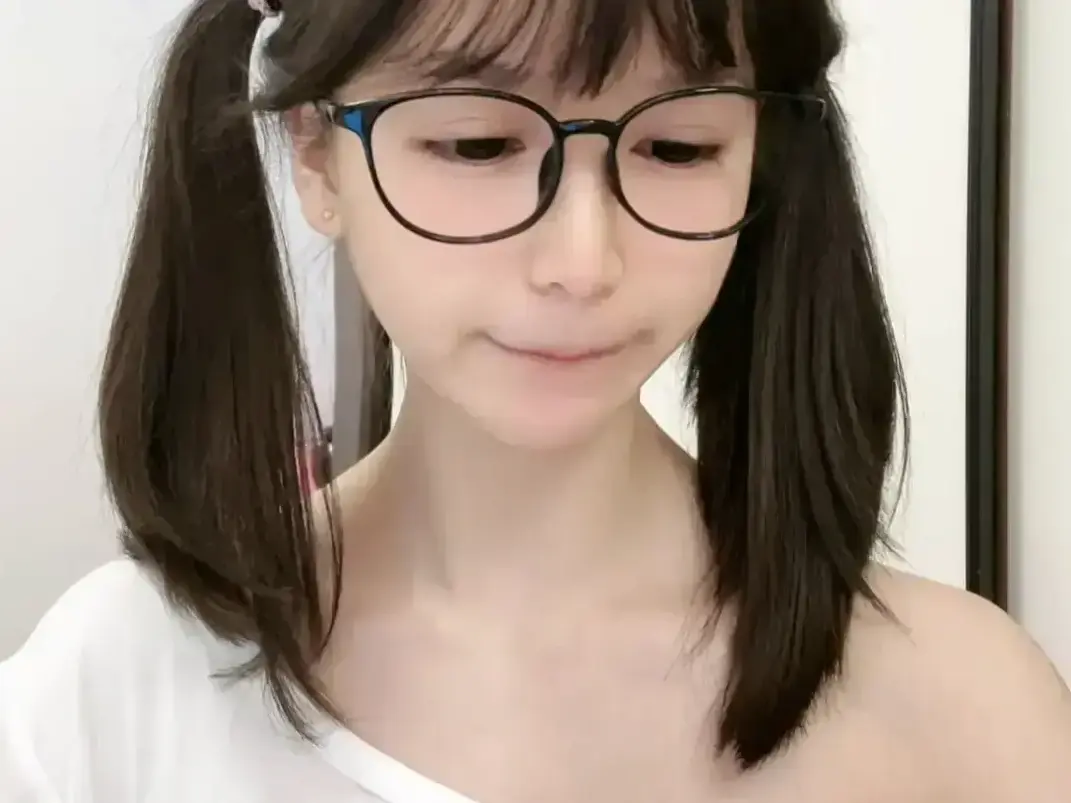 《萌小栖》天才交易员咯咯哒vlog原视频无删减全集-资源下载免费畅播完整版-《萌小栖》极速获取纯净观影-高清资源沉浸感拉满值得二刷